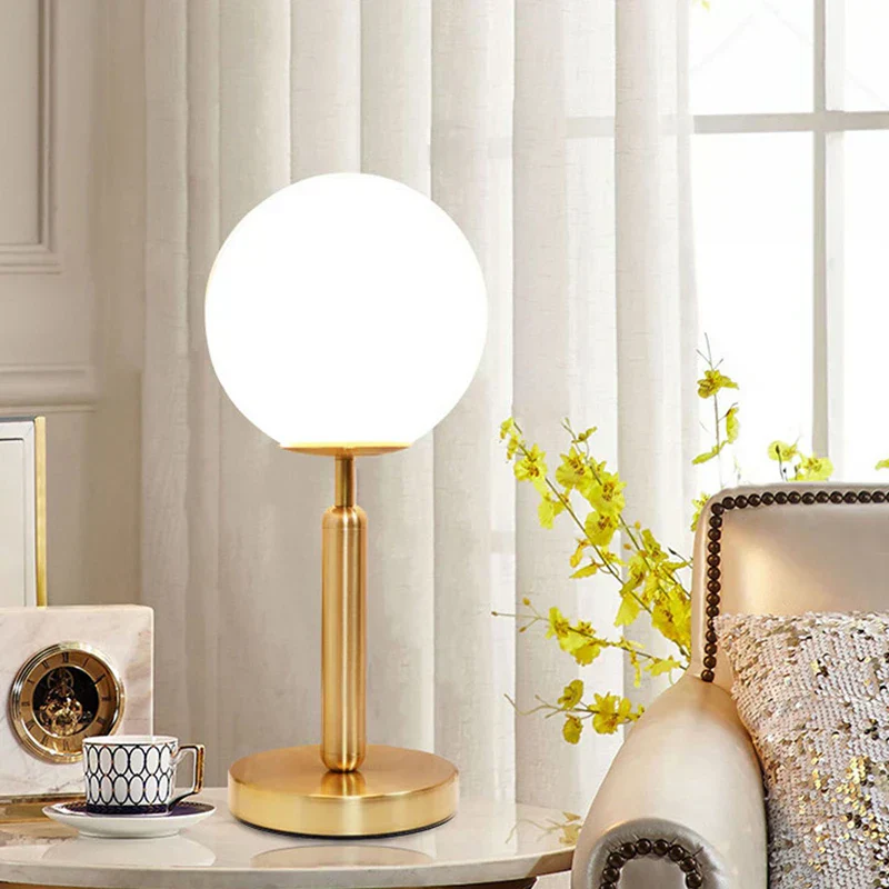 LumiSphere - Moderne Glazen Tafellamp met Gouden LED | Stijlvolle Verlichting - immagine 3